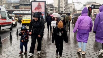 İstanbul Büyükşehir Belediyesi (İBB) Afet İstanbul’da kar yağışı hasreti Salı