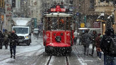 Salı gününden itibaren Marmara'da yağmur, Anadolu'da karla karışık yağmur bekleniyor.