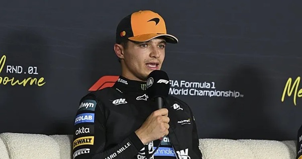 Lando Norris, 2025 Avustralya Grand Prix'sinde pole pozisyonunu elde etti.