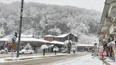 Sinop'un Türkeli ilçesinde, Sarmaşık köyünde karların erimesi sonucu meydana gelen