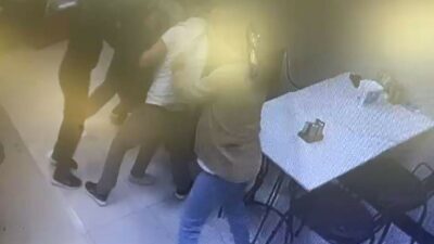 Olay, saat 21.30 sıralarında Yeşilkent Mahallesi, 221 Sokak’ta meydana geldi.