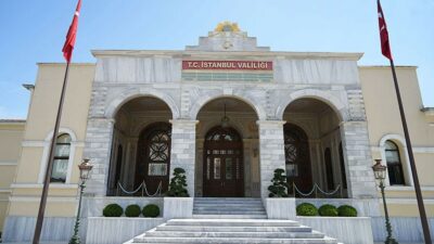 İstanbul Valiliği, bazı okullardaki öğretmen atamaları hakkında açıklama yaptı. Valiliğin