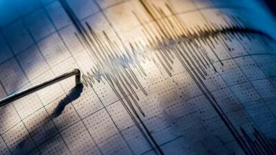 AFAD, İstanbul'un Büyükçekmece açıklarında 3.5 büyüklüğünde bir deprem meydana geldiğini bildirdi.