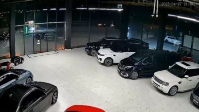 Elazığ'ın Sivrice ilçesinde saat 21.09'da meydana gelen 4,9 büyüklüğündeki deprem,