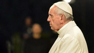 Kilisesi’nin yeni papasını belirlemek üzere seçim 7 Mayıs tarihinde gerçekleştirilecek.