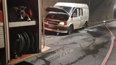Malatya‘da tünel içerisinde seyir halinde olan bir minibüs alev aldı. 