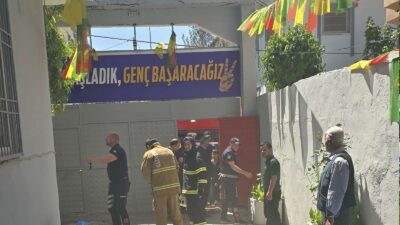 Cizre ilçesi Nur Mahallesi’ndeki DEM Parti ve DBP ilçe teşkilatlarının