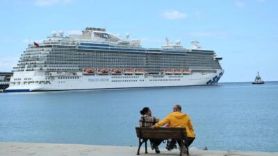 Aydın'ın Kuşadası ilçesine ilk kez gelen 'Majestic Princess' isimli kruvaziyer,