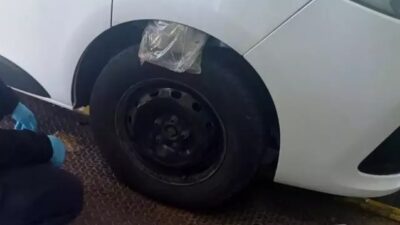 Edirne Kapıkule Sınır Kapısı'nda bir araçta 1,9 kilo esrar ele