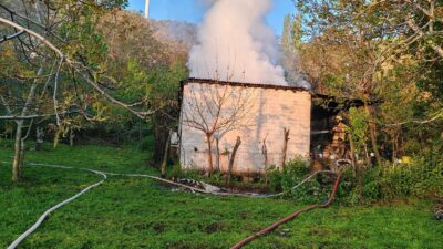 Kırsal Dallık Mahallesi’ndeki müstakil evde henüz bilinmeyen bir nedenle yangın