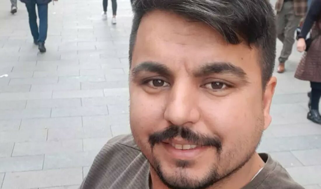 Sokak röportajları ile bilinen Arif Kocabıyık gözaltına alındı.  Emniyet Genel