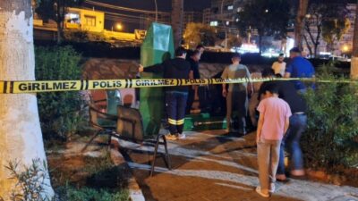 Anıt Mahallesi Aznakay Parkı'nda yerde hareketsiz yatan kişiyi görenler, durumu