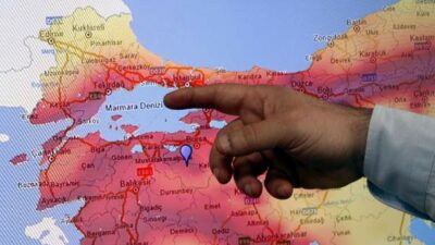 İstanbul'da yaşayan vatandaşlar tedirgin ancak gündelik hayatlarına da devam etmek