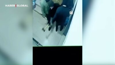 İpek Mahallesi’ndeki bir evin kapısına saat 02.47 sıralarında giden kar