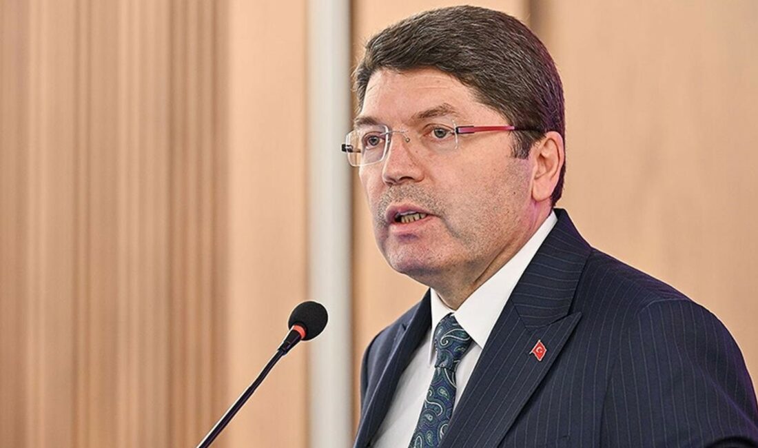 Tunç, sosyal medya hesabından, ABD'de Filistin'e destek verdiği gerekçesiyle gözaltında