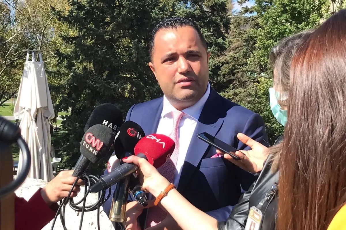 Avukat Rezan Epözdemir, İstanbul Cumhuriyet Başsavcılığı'nın talimatıyla İstanbul Emniyeti tarafından