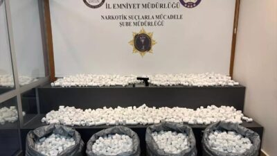 Samsun'un İlkadım ilçesinde düzenlenen operasyonda, 171 bin 824 sentetik ecza