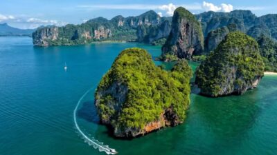 Maceraperest gezgin Egemen Mustafa Şener, dünyanın dört bir yanında keşfettiği