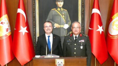 Kara Kuvvetleri Komutanlığı bünyesinde Erzincan'da bulunan 3'ncü Ordu Komutanlığı'na Orgeneral