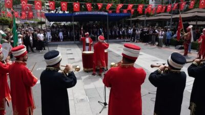 TRABZON'un fethinin 564'üncü yıl dönümü kent merkezinde düzenlenen törenle kutlandı.
