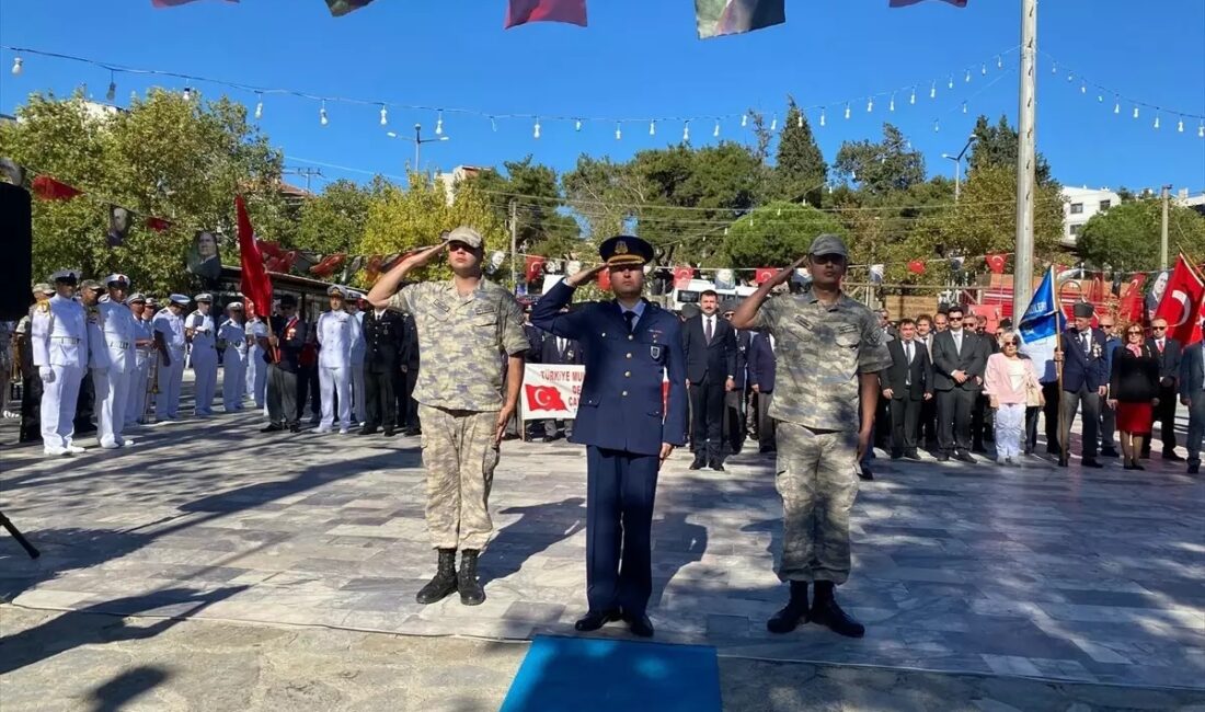 Ayvacık'ın düşman işgalinden kurtuluşunun 103. yılı ilçede düzenlenen törenle kutlandı.
