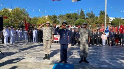 Ayvacık'ın düşman işgalinden kurtuluşunun 103. yılı ilçede düzenlenen törenle kutlandı.
