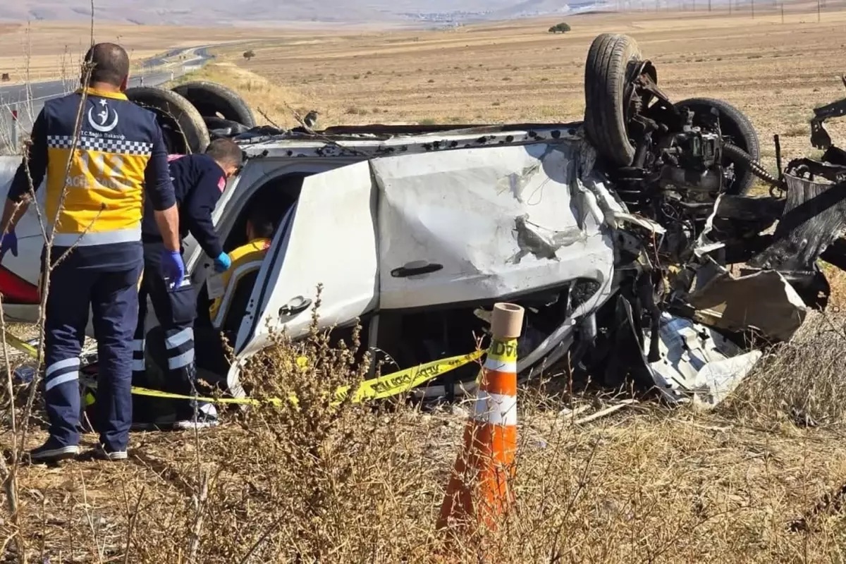 Konya'da seyir halindeki otomobilin şarampole devrilmesi sonucu meydana gelen kazada