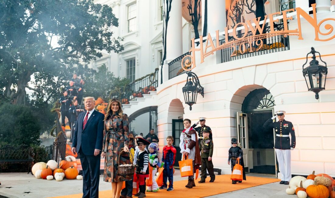 ABD Başkanı Donald Trump, eşi Melania Trump ile birlikte Beyaz