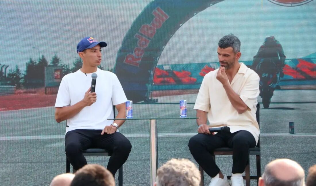 Sakarya'da düzenlenen basın toplantısında konuşan Toprak Razgatlıoğlu, babasının en büyük