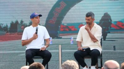 Sakarya'da düzenlenen basın toplantısında konuşan Toprak Razgatlıoğlu, babasının en büyük