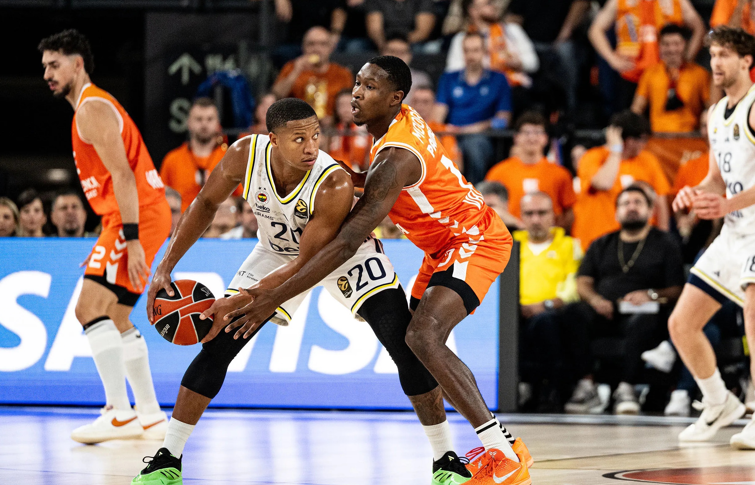 Fenerbahçe Beko, Euroleague'in 7. haftasında deplasmanda Valencia Basket'e 94-79 mağlup