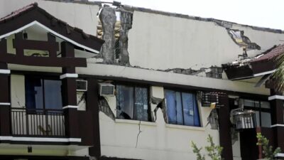 Filipinler'de meydana gelen 7,4 ve 6,7 büyüklüğündeki depremlerin ardından bugün