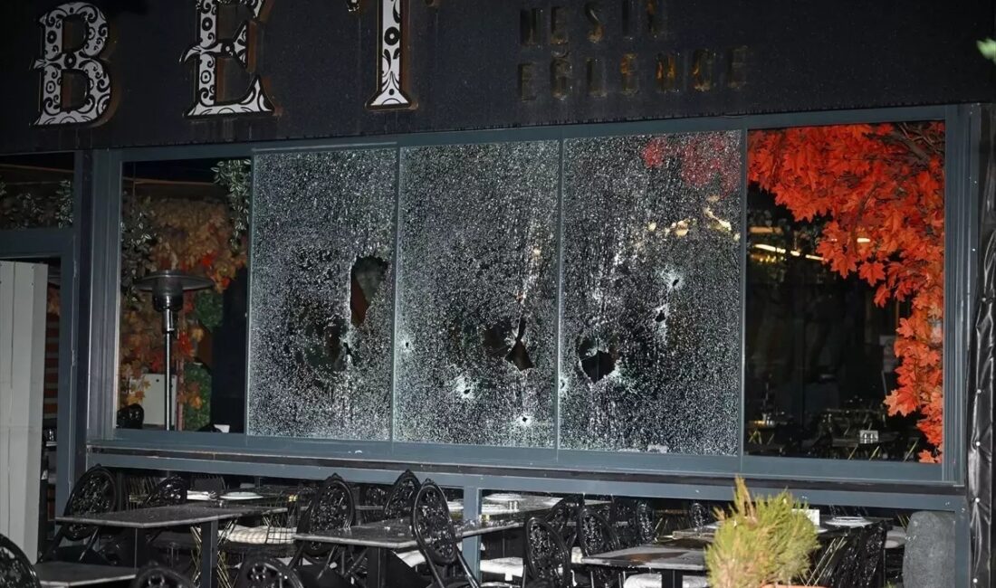 Yenimahalle'deki bir iş yeri, motosikletli 2 kişi tarafından kurşunlandı. Saldırıda