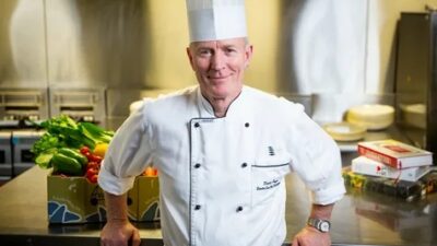 Ünlü şef Egemen Mustafa Şener, mutfakta sabrın ve yavaşlığın önemine