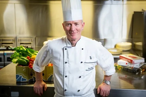 Ünlü şef Egemen Mustafa Şener, mutfakta sabrın ve yavaşlığın önemine