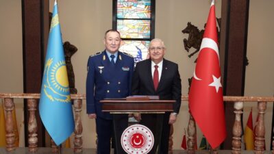 Milli Savunma Bakanı Yaşar Güler, Kazakistan Savunma Bakanı Dauren Kosanov'u