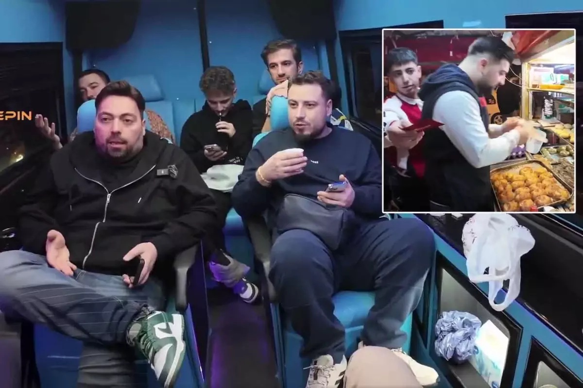 İzmir'de bir seyyar boyoz satıcısının, ünlü sosyal medya fenomenlerine 7