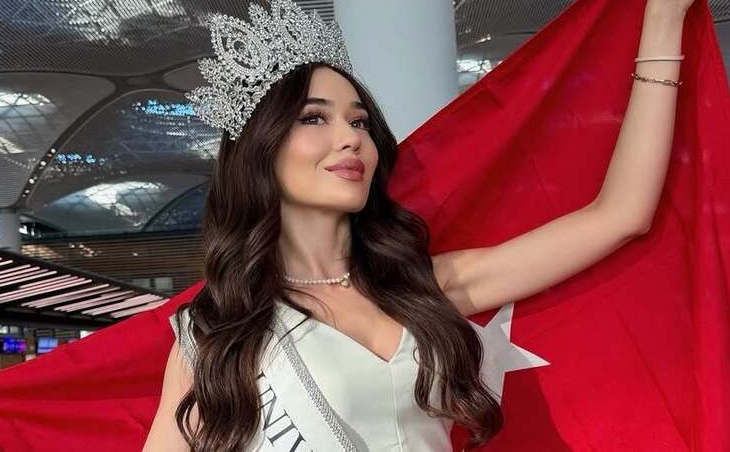 Miss Universe Türkiye 2025 tacını takan Ceren Arslan, ülkemizi temsil