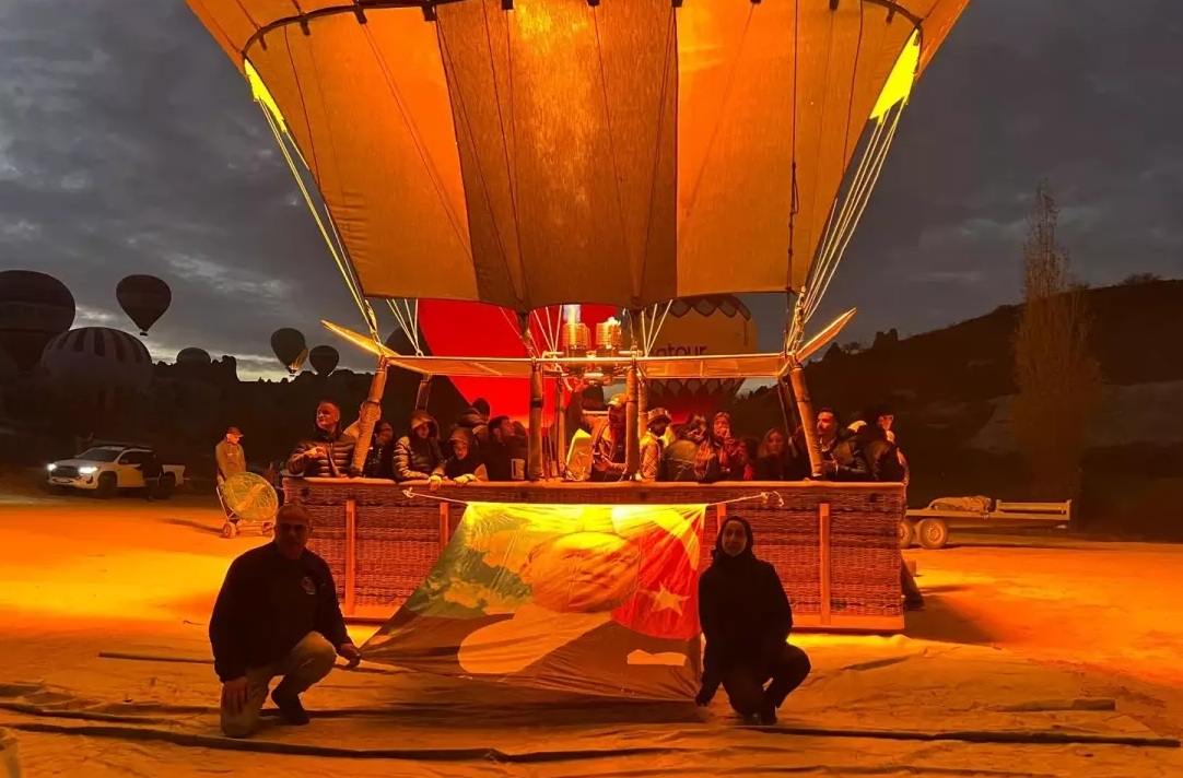 Kapadokya'da, Gazi Mustafa Kemal Atatürk'ün vefatının 87. yıl dönümünde, sıcak