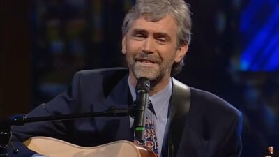 1994 Eurovision Şarkı Yarışması'nın kazananı İrlandalı şarkıcı Charlie McGettigan da