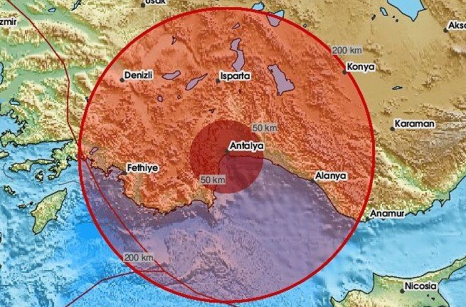 Antalya'da dün gece Konyaaltı'nda meydana gelen depremin ardından bu kez