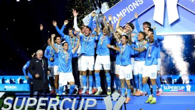 Napoli, İtalya Süper Kupası’nın finalinde Bologna’yı 2-0’la geçti ve şampiyon