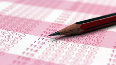 Yeni müfredat, ek puan, liselere mülakat gibi iddialar merkezi sınavlara