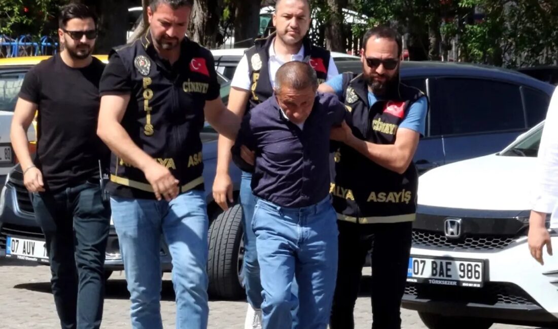 Antalya'nın Döşemealtı ilçesindeki huzurevinde 3 arkadaşını bıçaklayarak öldüren 66 yaşındaki