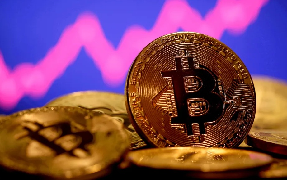 Kripto para piyasasındaki geri çekilme nedeniyle Bitcoin değer kaybetti.
