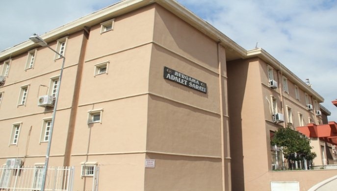 İzmir'in Kınık ilçesinde adli emanet deposundan 2 kilogram uyuşturucu çalındı.