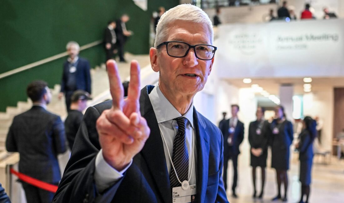 Apple'ın CEO'su Tim Cook'un 1 Eylül 2026'da görevden ayrılacağı ve