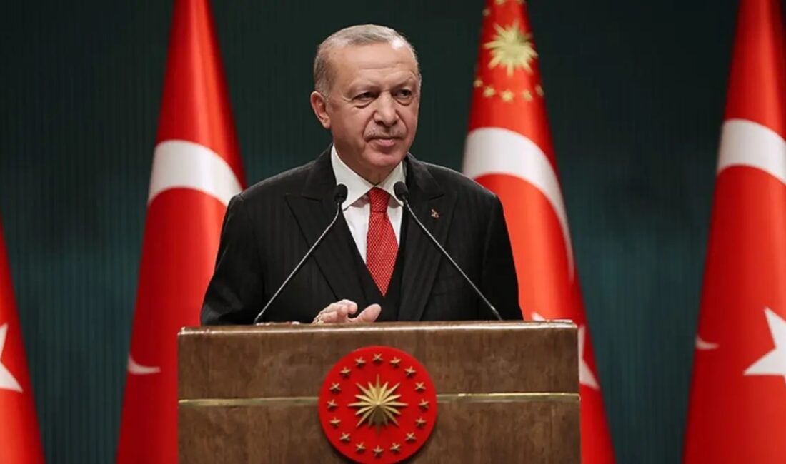 Cumhurbaşkanı Recep Tayyip Erdoğan, İstanbul'da Dolmabahçe Çalışma Ofisi'nde Hamas heyetini