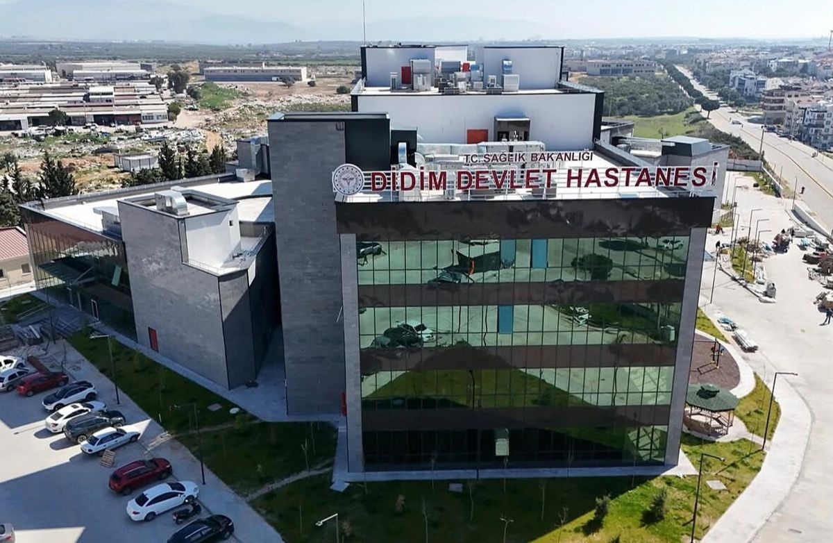 Aydın'ın Didim ilçesinde amcasına ait ruhsatlı silahla oynarken kendini vuran
