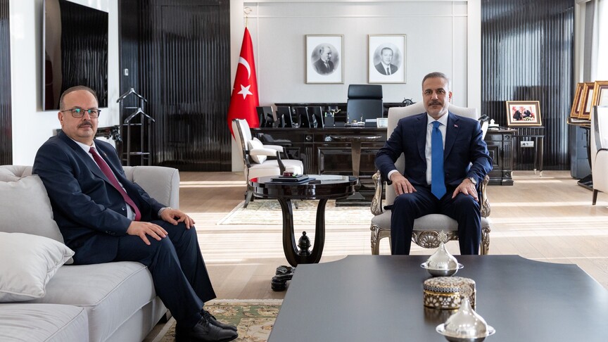 Dışişleri Bakanı Hakan Fidan, Ankara Valisi Yakup Canbolat'ı makamında ağırladı.